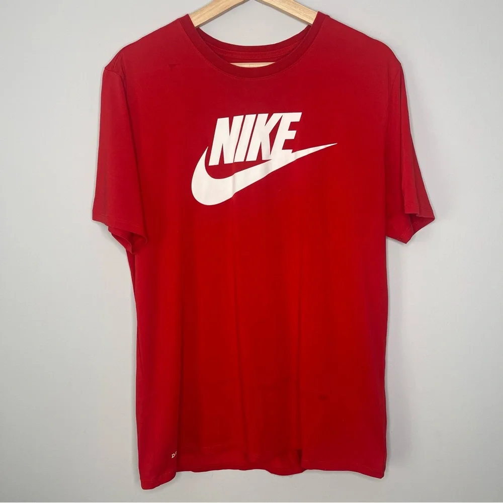 Men’s red Nike Dri fit Nike dri-fit check logo tee t shirt athletic‎ cut